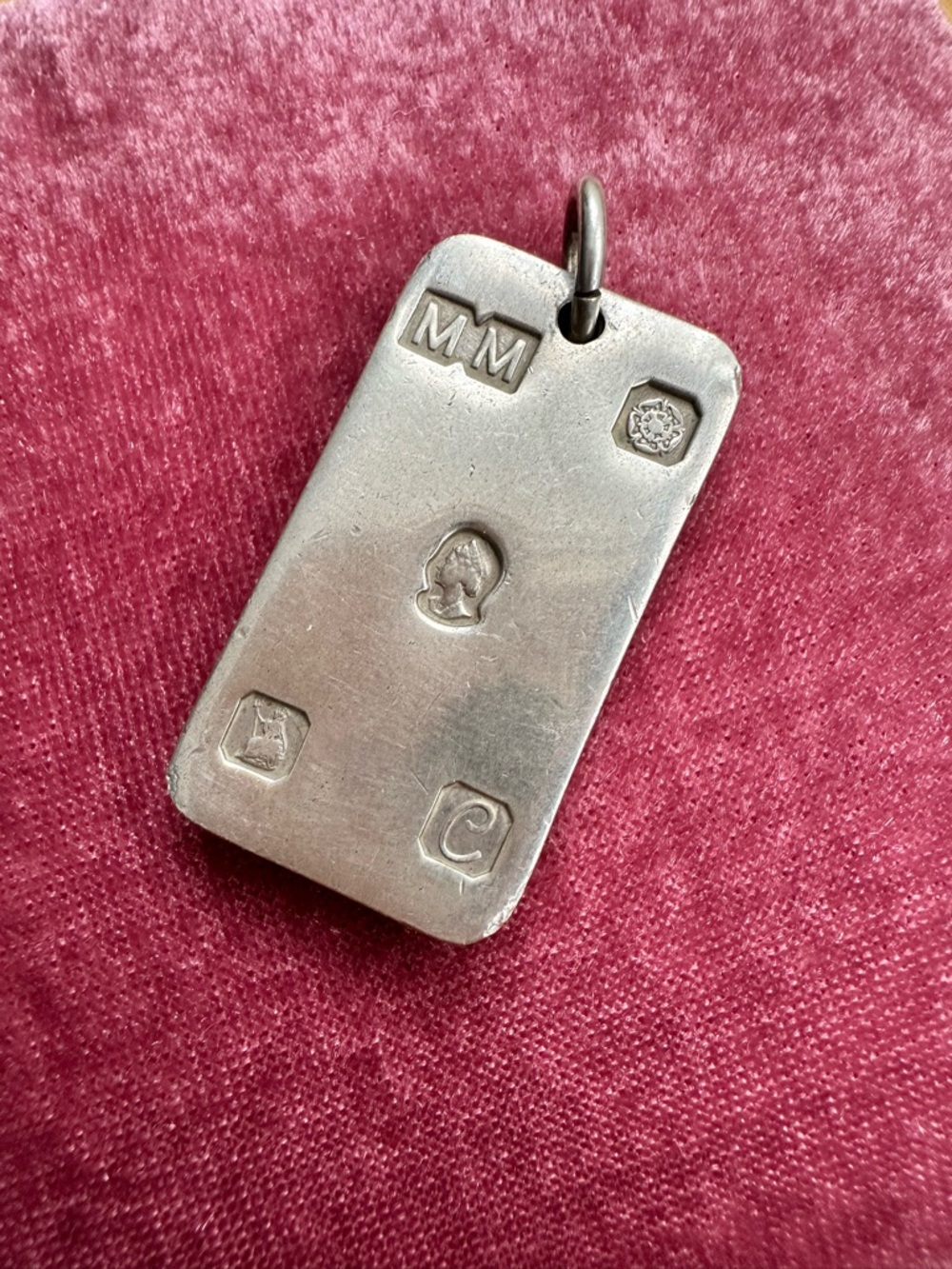 Collectible! Sterling Silver Ingot Pendant Queen's Silver Jubilee 1977 Vintage